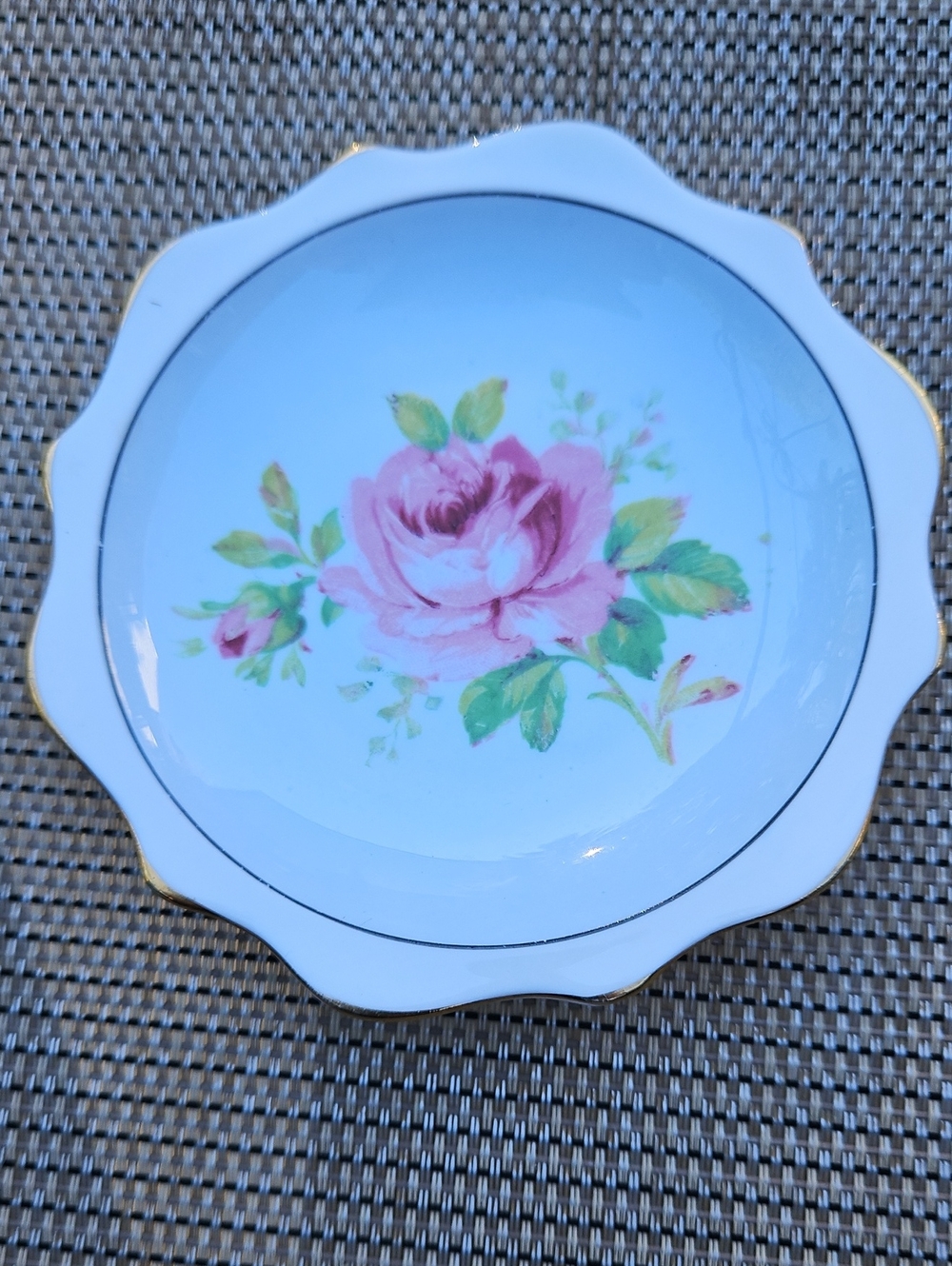 Royal Albert Old Country Roses Fruit / Dessert Bowl Blue & Pink
